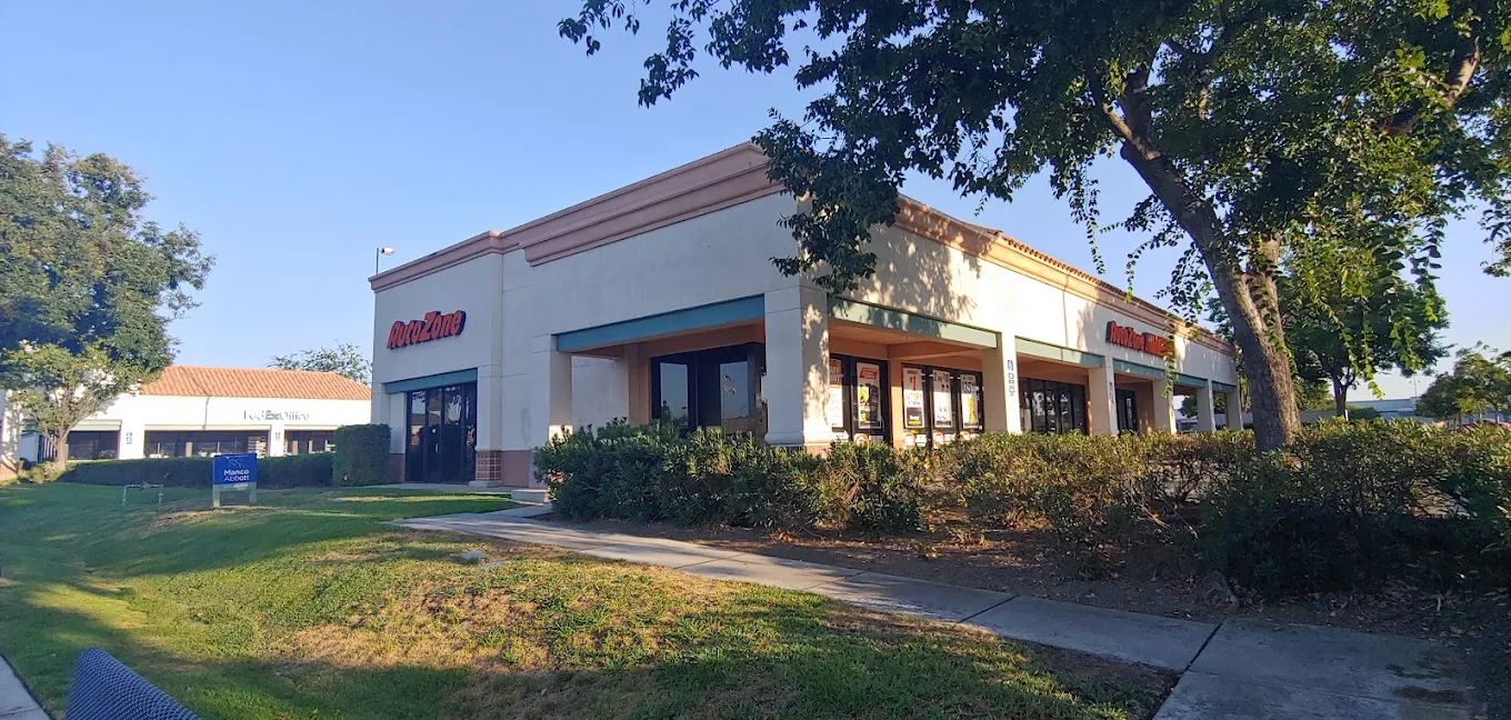AutoZone 8 | Store