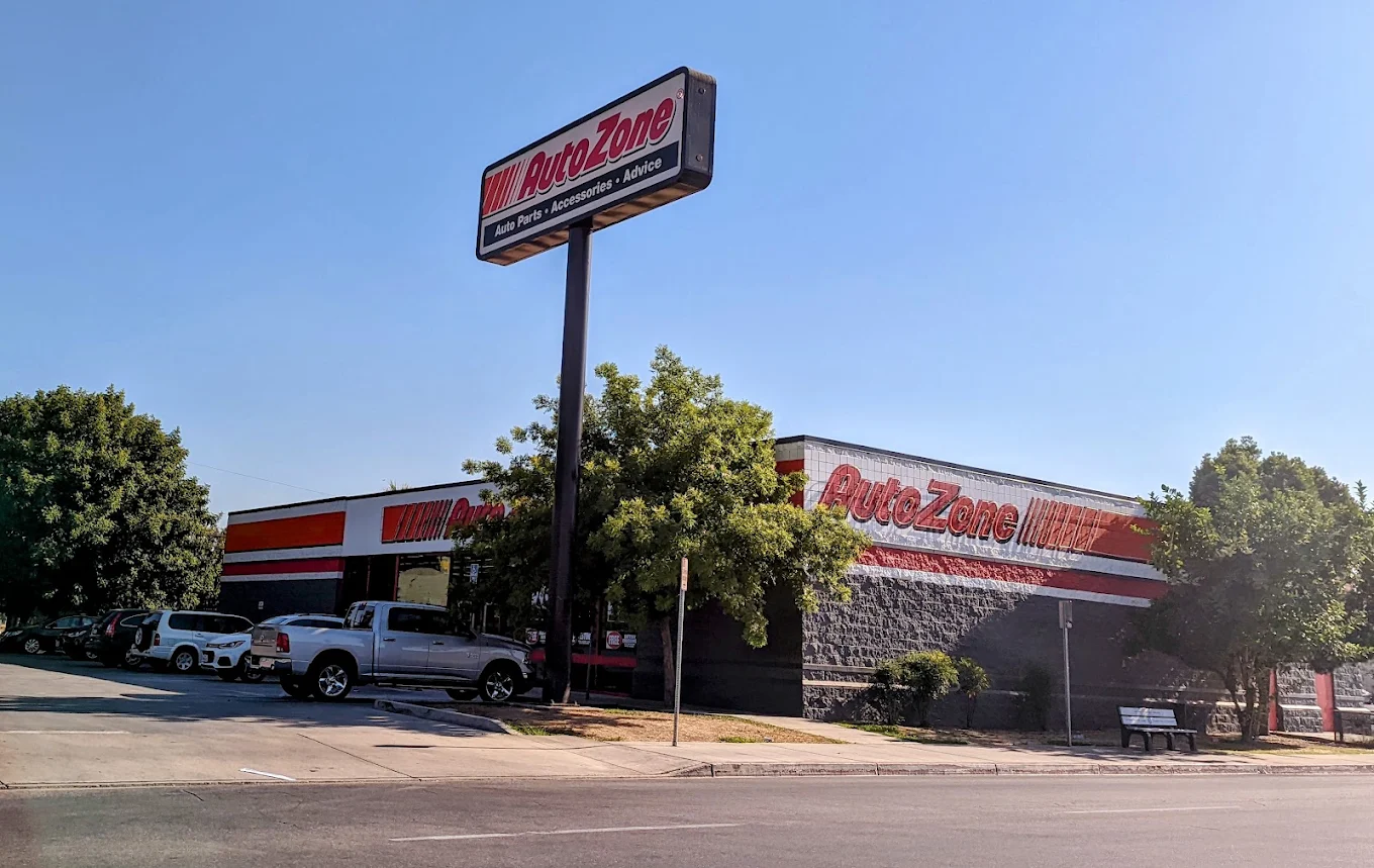 AutoZone 8 | Store