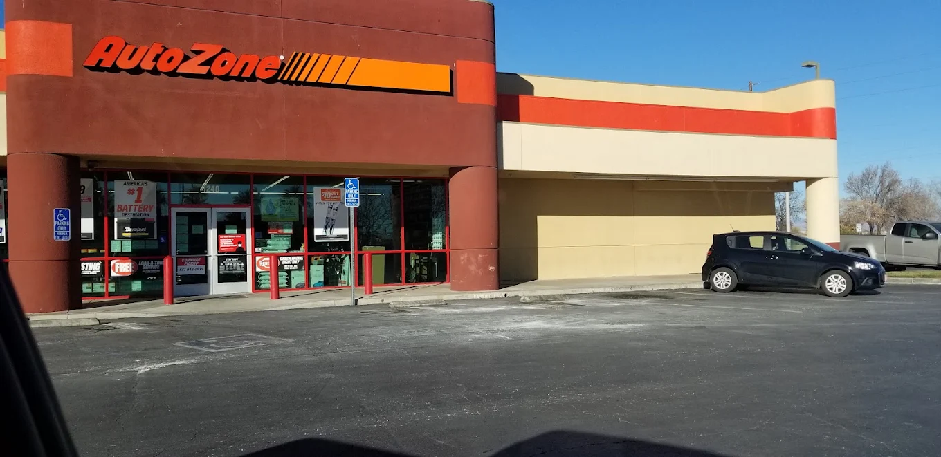 AutoZone 8 | Store