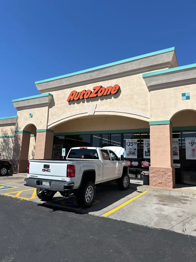 AutoZone 8 | Store