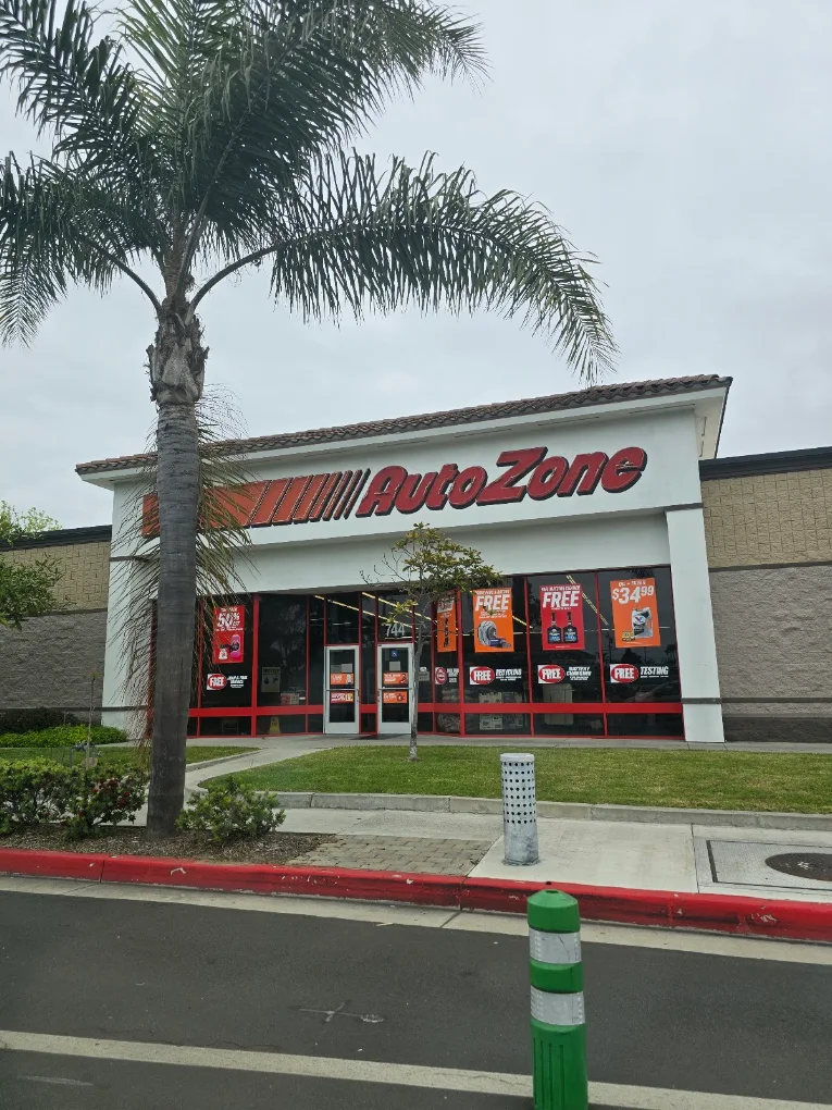 AutoZone 8 | Store