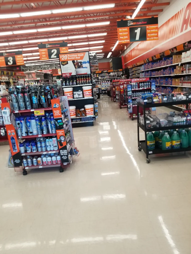 AutoZone 8 | Store