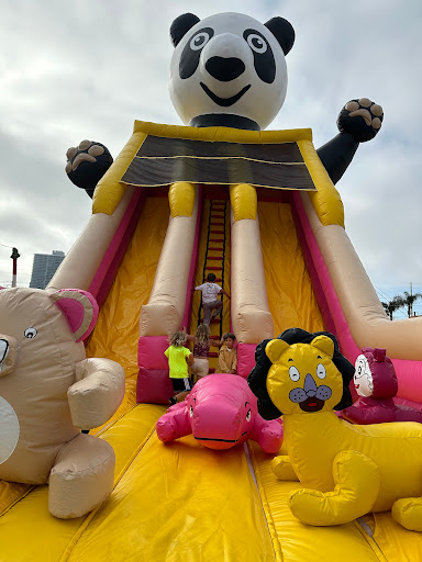 Cali Bounce Park at Lake Elsinore Outlets Entertainment | Amusement Park