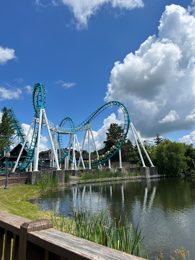 Darien Lake Theme Park Entrance Entertainment | Theme Park