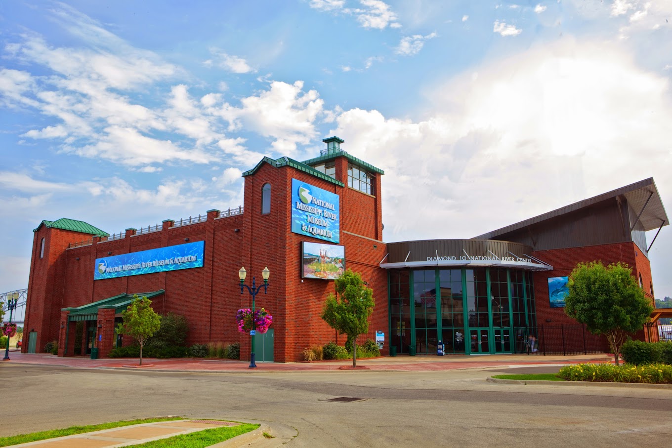National Mississippi River Museum & Aquarium Travel | Park