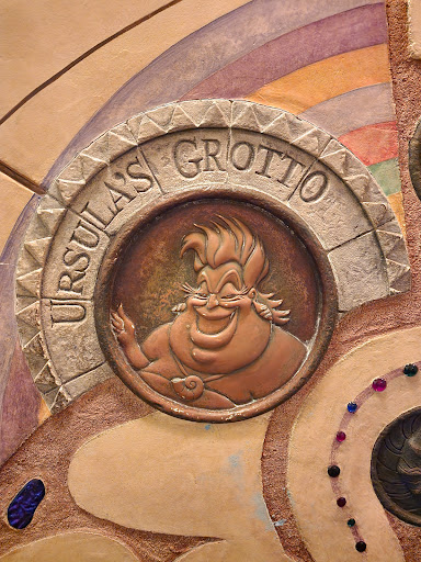 Sorcerer's Workshop Anaheim Theme Park 004