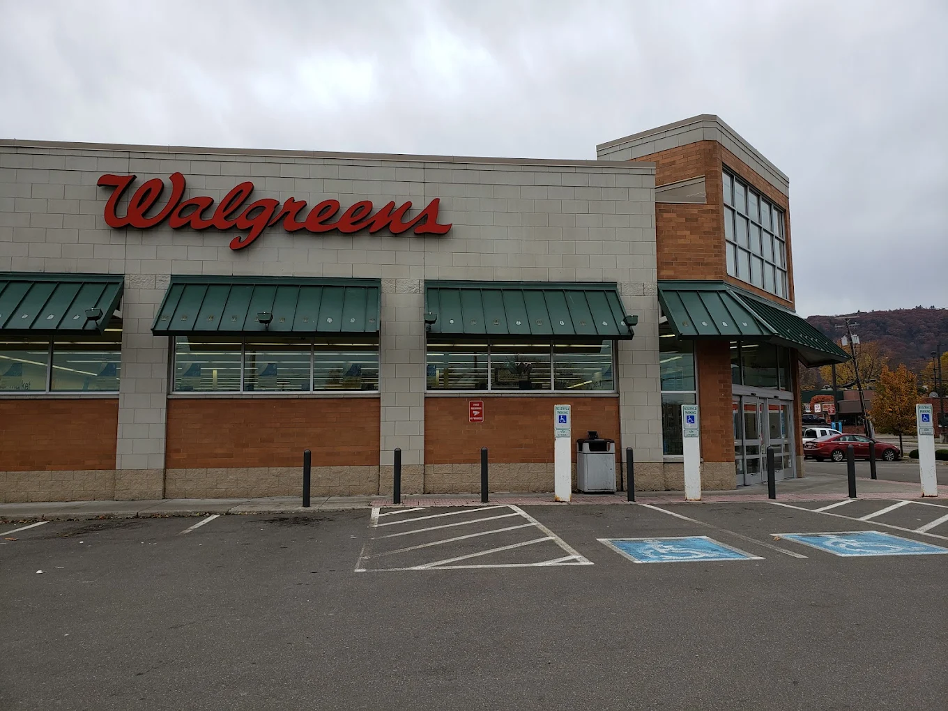 Walgreens 8 | Store