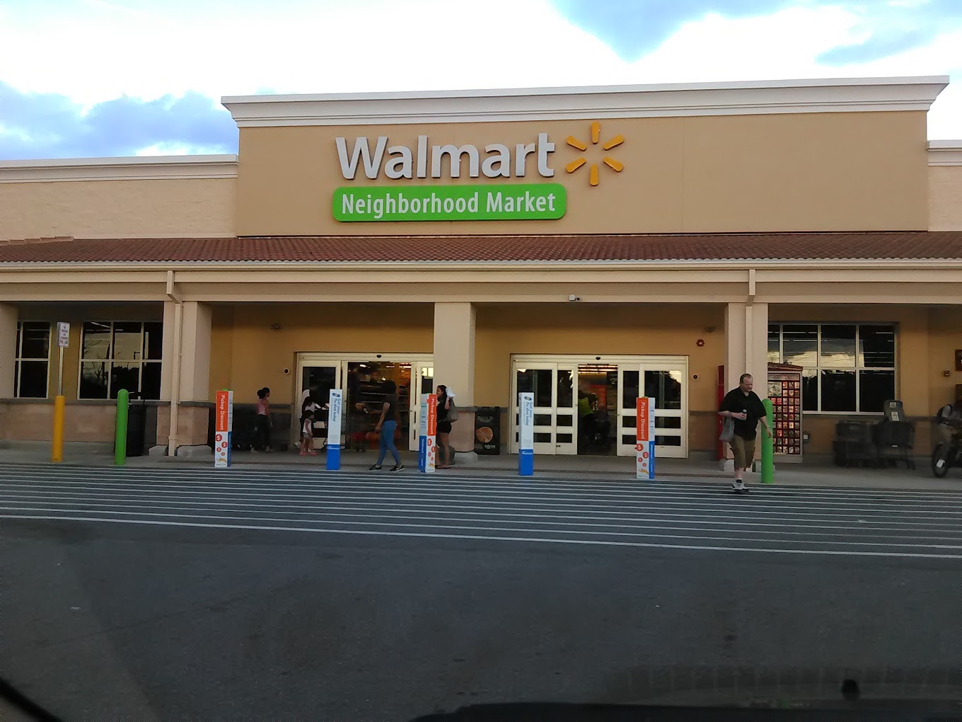 Walmart Neighborhood Market Shopping | Supermarket